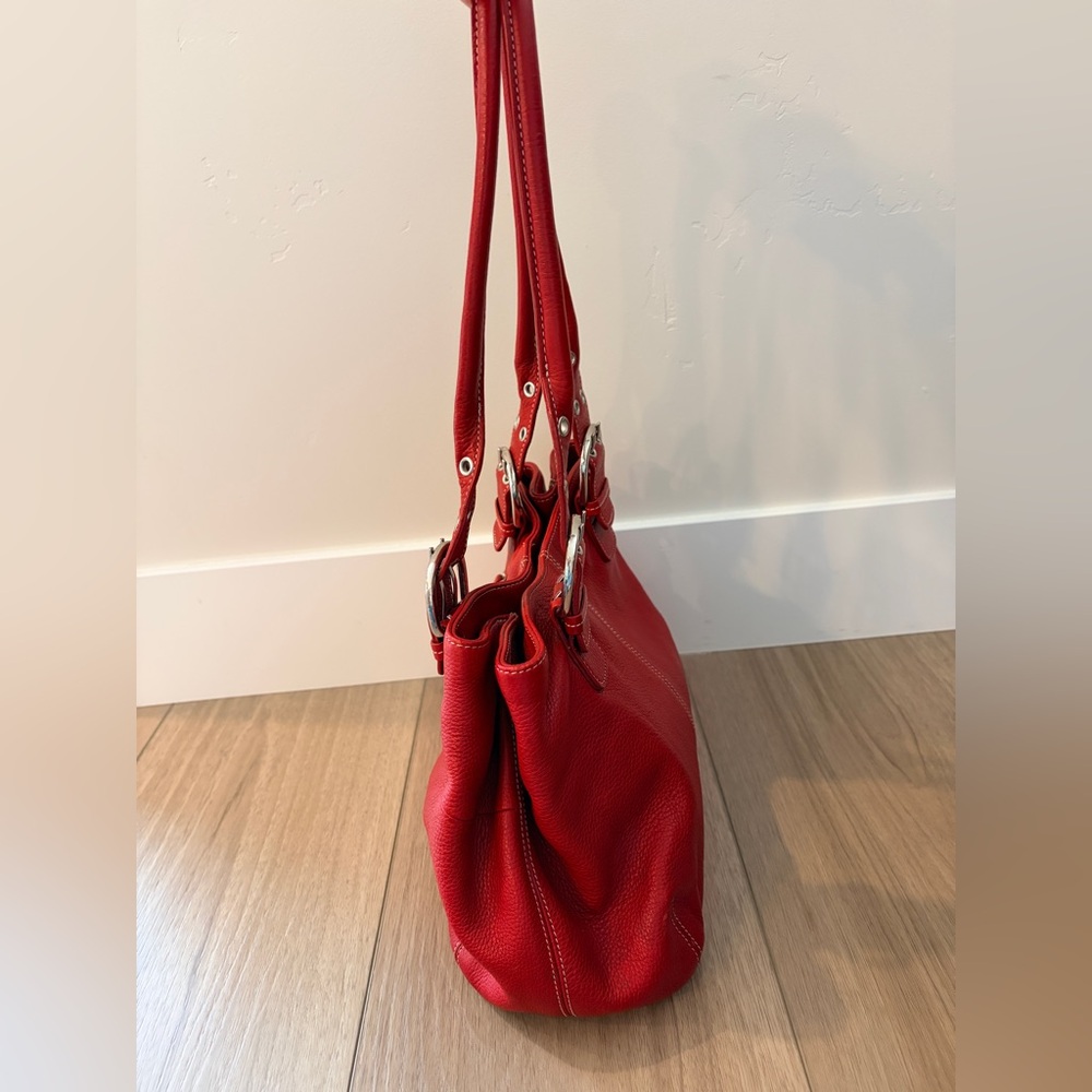 Tignanello Red Pebbled Leather Shoulder Bag - Picture 2 of 7